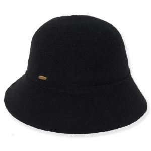 Oakridge | Women's Soft Wool Cloche Silver Accent Cuffs | AD1621