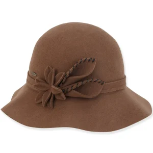 Women's Wool Felt Cloche Flower Whip-Stitch Leaves Trim | AD1428